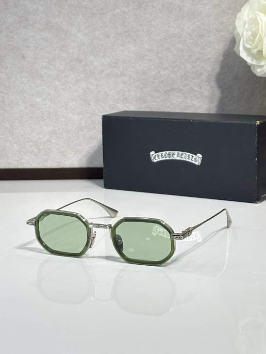 Picture of Chrome Hearts Sunglasses _SKUfw77318305fw